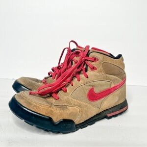 VTG 90’s Nike Caldera Plus Tan Hiking Boots Size 7 Women’s